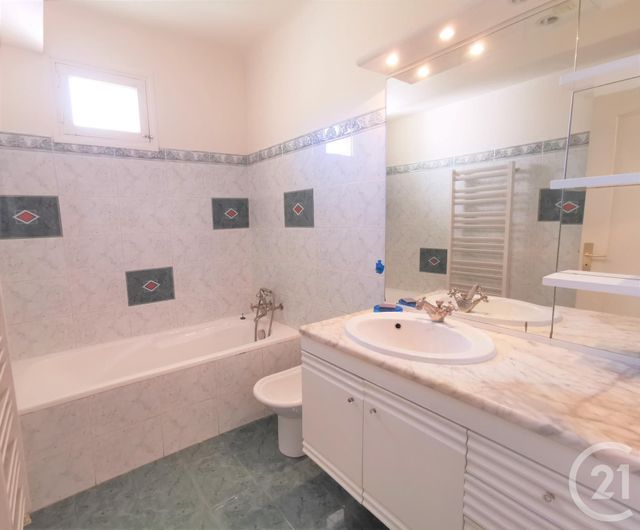 Afficher la photo en grand Appartement F4 à louer - 4 pièces - 80.0 m2 - AJACCIO - 20 - CORSE - Century 21 Actif Immobilier
