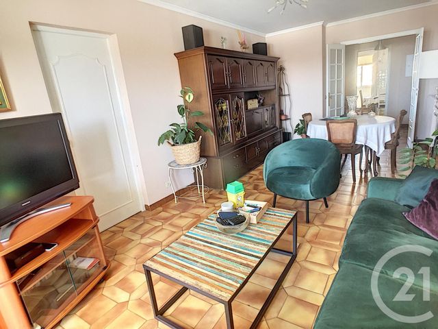 Appartement F4 à vendre - 4 pièces - 78.5 m2 - AJACCIO - 20 - CORSE - Century 21 Actif Immobilier Appartement F4 à vendre - 4 pièces - 78.5 m2 - AJACCIO - 20 - CORSE - Century 21 Actif Immobilier