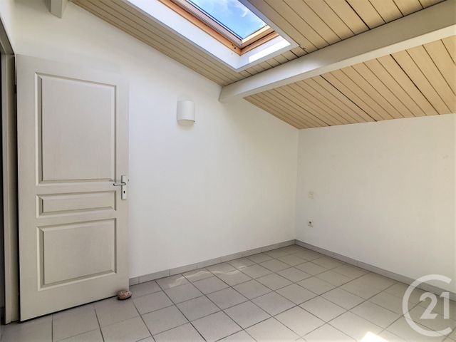 Appartement Duplex à louer - 4 pièces - 70.0 m2 - AJACCIO - 20 - CORSE - Century 21 Actif Immobilier Appartement Duplex à louer - 4 pièces - 70.0 m2 - AJACCIO - 20 - CORSE - Century 21 Actif Immobilier