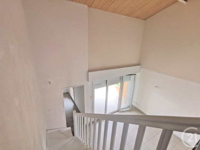 Appartement Duplex à louer - 4 pièces - 70.0 m2 - AJACCIO - 20 - CORSE - Century 21 Actif Immobilier Appartement Duplex à louer - 4 pièces - 70.0 m2 - AJACCIO - 20 - CORSE - Century 21 Actif Immobilier