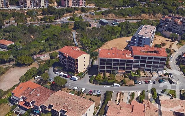 Afficher la photo en grand Appartement F2 à louer - 2 pièces - 66.0 m2 - AJACCIO - 20 - CORSE - Century 21 Actif Immobilier