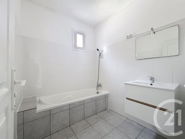 Appartement F3 à louer - 3 pièces - 63.0 m2 - AJACCIO - 201 - CORSE - Century 21 Actif Immobilier