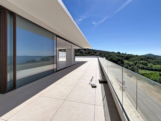 Appartement F4 à vendre - 4 pièces - 175.0 m2 - PIETROSELLA - 201 - CORSE - Century 21 Actif Immobilier