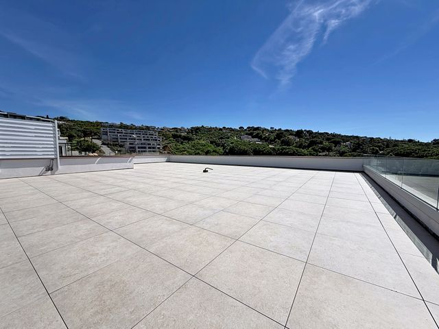 Appartement F4 à vendre - 4 pièces - 175.0 m2 - PIETROSELLA - 201 - CORSE - Century 21 Actif Immobilier
