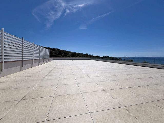 Appartement F4 à vendre - 4 pièces - 175.0 m2 - PIETROSELLA - 201 - CORSE - Century 21 Actif Immobilier