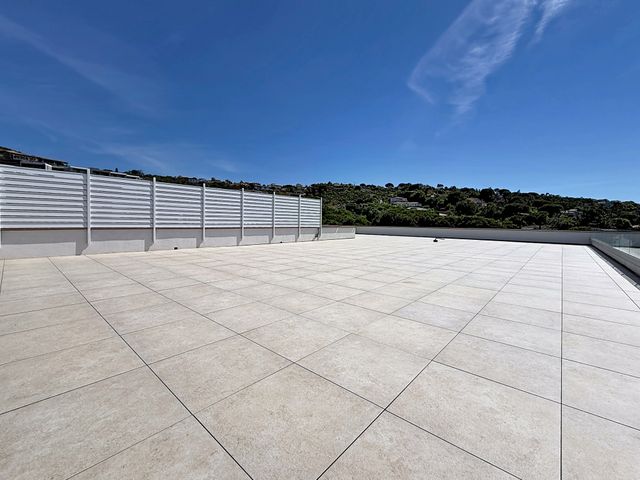 Appartement F4 à vendre - 4 pièces - 175.0 m2 - PIETROSELLA - 201 - CORSE - Century 21 Actif Immobilier
