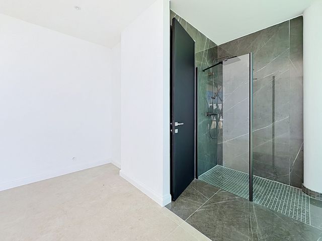Appartement F4 à vendre - 4 pièces - 175.0 m2 - PIETROSELLA - 201 - CORSE - Century 21 Actif Immobilier